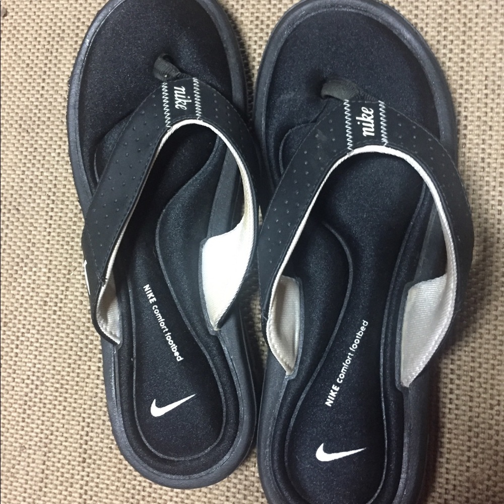 Nike comfort flip flops
